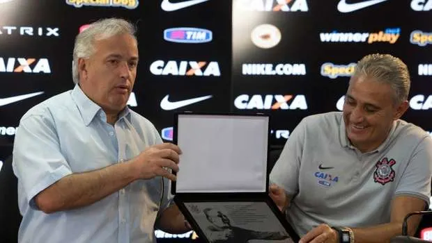 'O Corinthians tem mais a oferecer ao Tite do que a CBF', avisa presidente