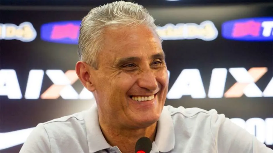 Tite lembra fase 'sem namorar' e quer Dérbi forte, competitivo e bonito