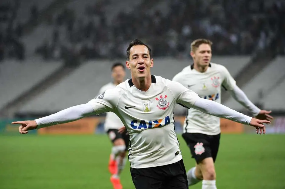 Corinthians quebra série de quedas em Itaquera e elimina Flu