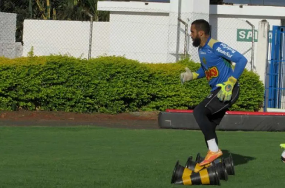 Sem o titular Vagner, Mirassol aposta em Douglas contra o Palmeiras