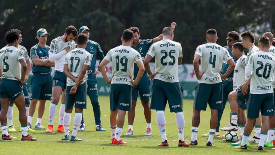 Alberto Valentim faz treino tático no Verdão antes da viagem para Goiás