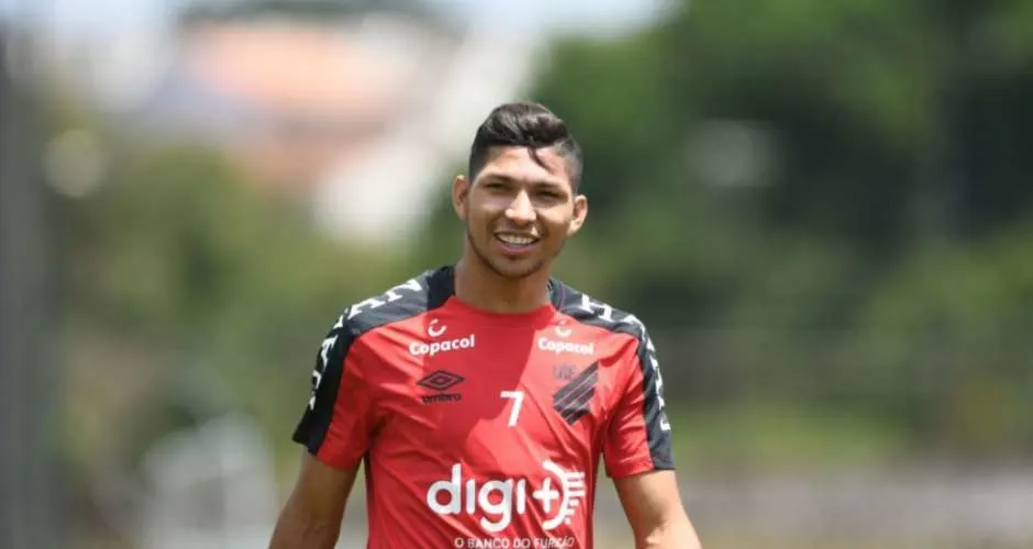 Rony aguarda chamado do Athletico para tratar de negócio com Palmeiras