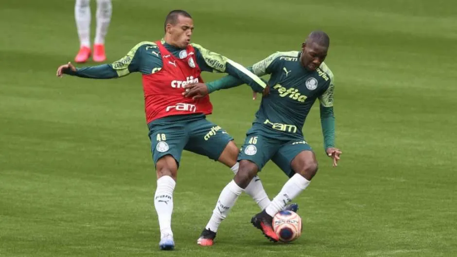 Menino ouve lições do pai e Willian para fazer o diferente no Palmeiras