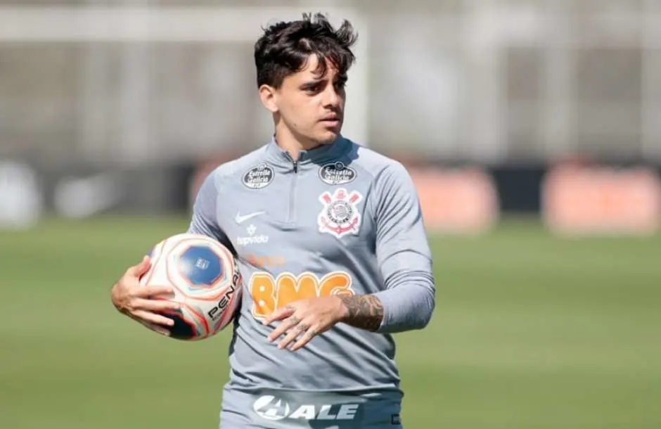 Em entrevista, Fagner diz querer uma vitória no Dérbi para celebrar a marca de 350 jogos pelo Corinthians