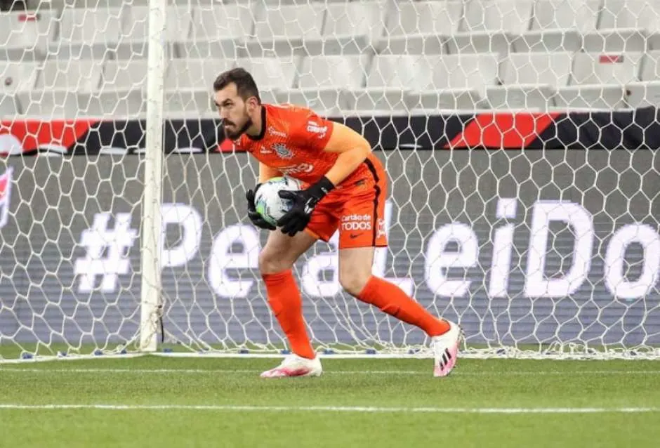 Walter, do Corinthians, é o goleiro com a menor média de gols sofridos no Brasileirão por pontos corridos