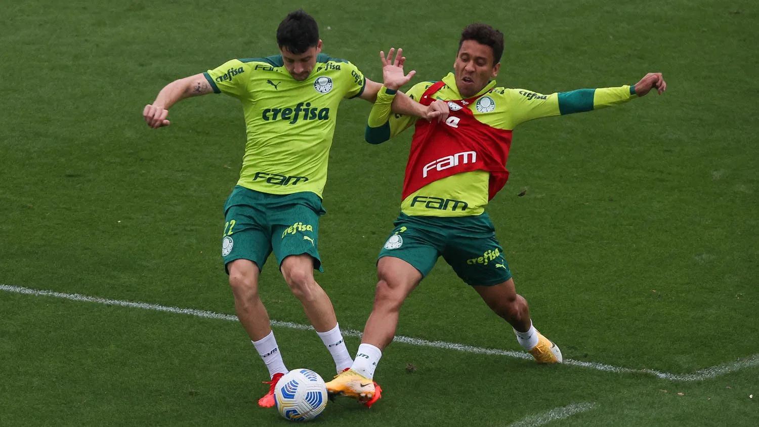 Marcos Rocha revela ter jogado mesmo não estando 100% recuperado contra o Inter e fala sobre objetivo no Brasileiro