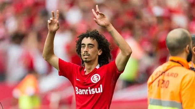 De olho em jogadores do Inter, 'Assédio' do Palmeiras sobre atletas irrita Colorado e causa mal-estar