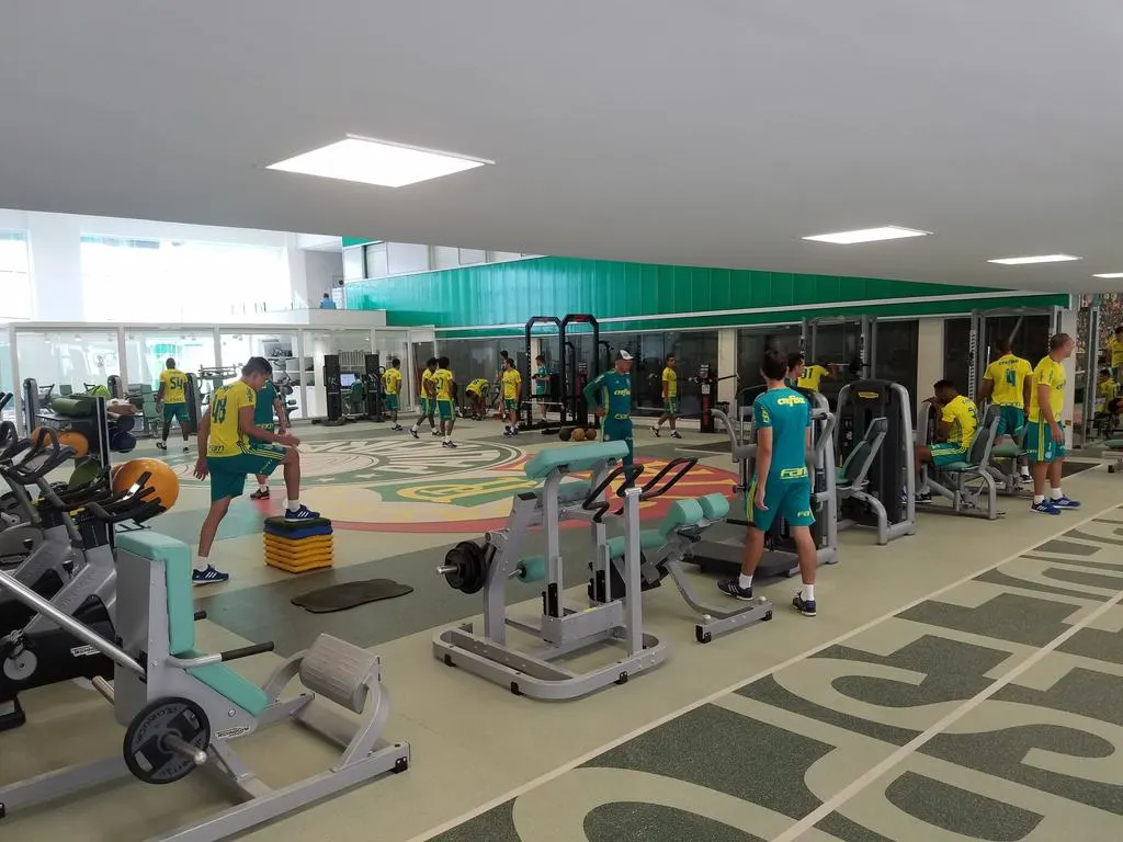 Verdão inicia quarta com circuito de 15 exercícios de força e tiros de corrida