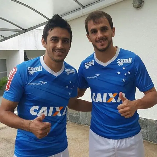 Robinho e Lucas já vestem camisa do Cruzeiro