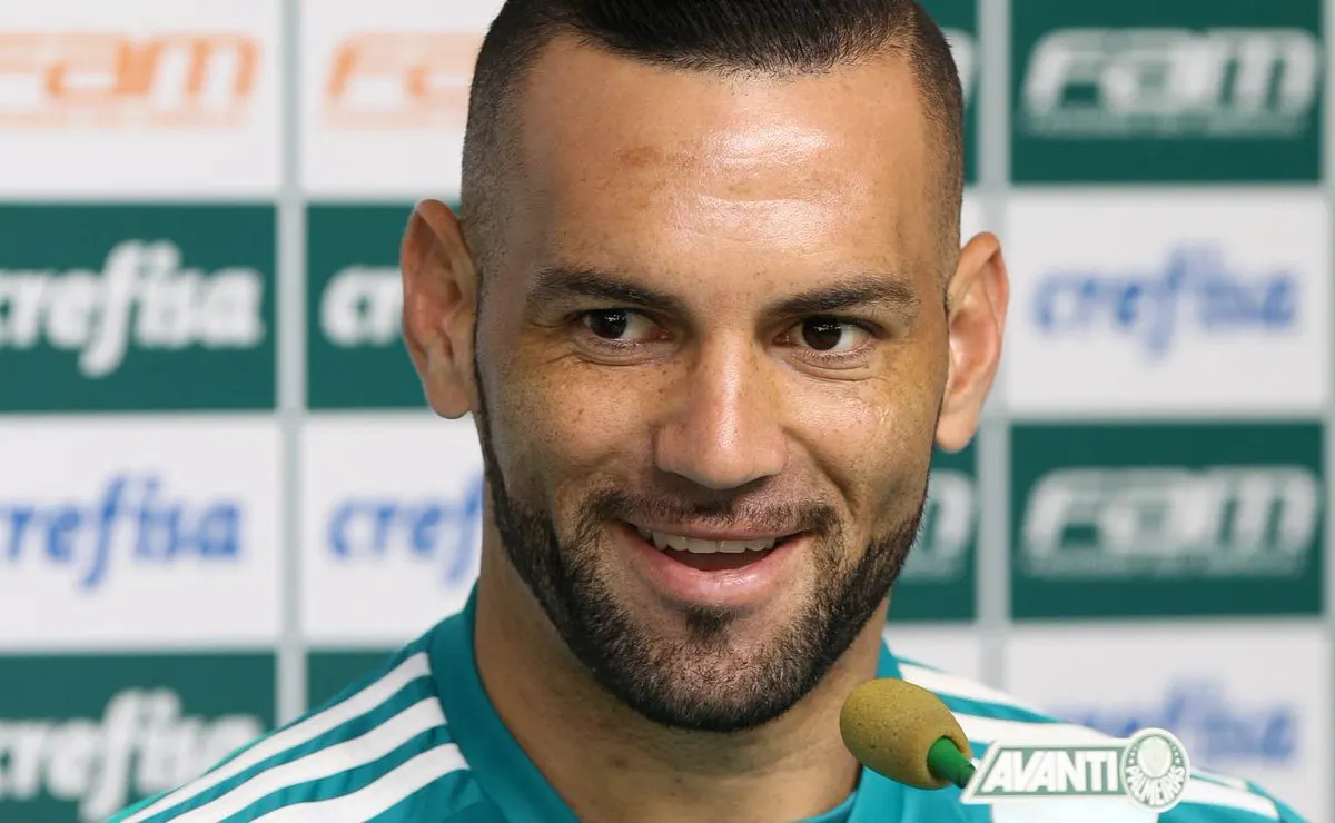 Weverton retribui elogios de Zetti e divide méritos com o time