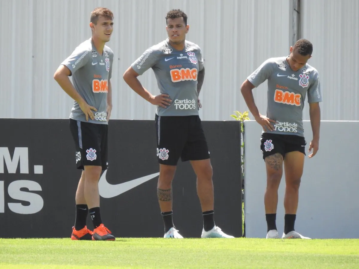 Imprensa europeia afirma que lateral do Corinthians está na mira de clube italiano