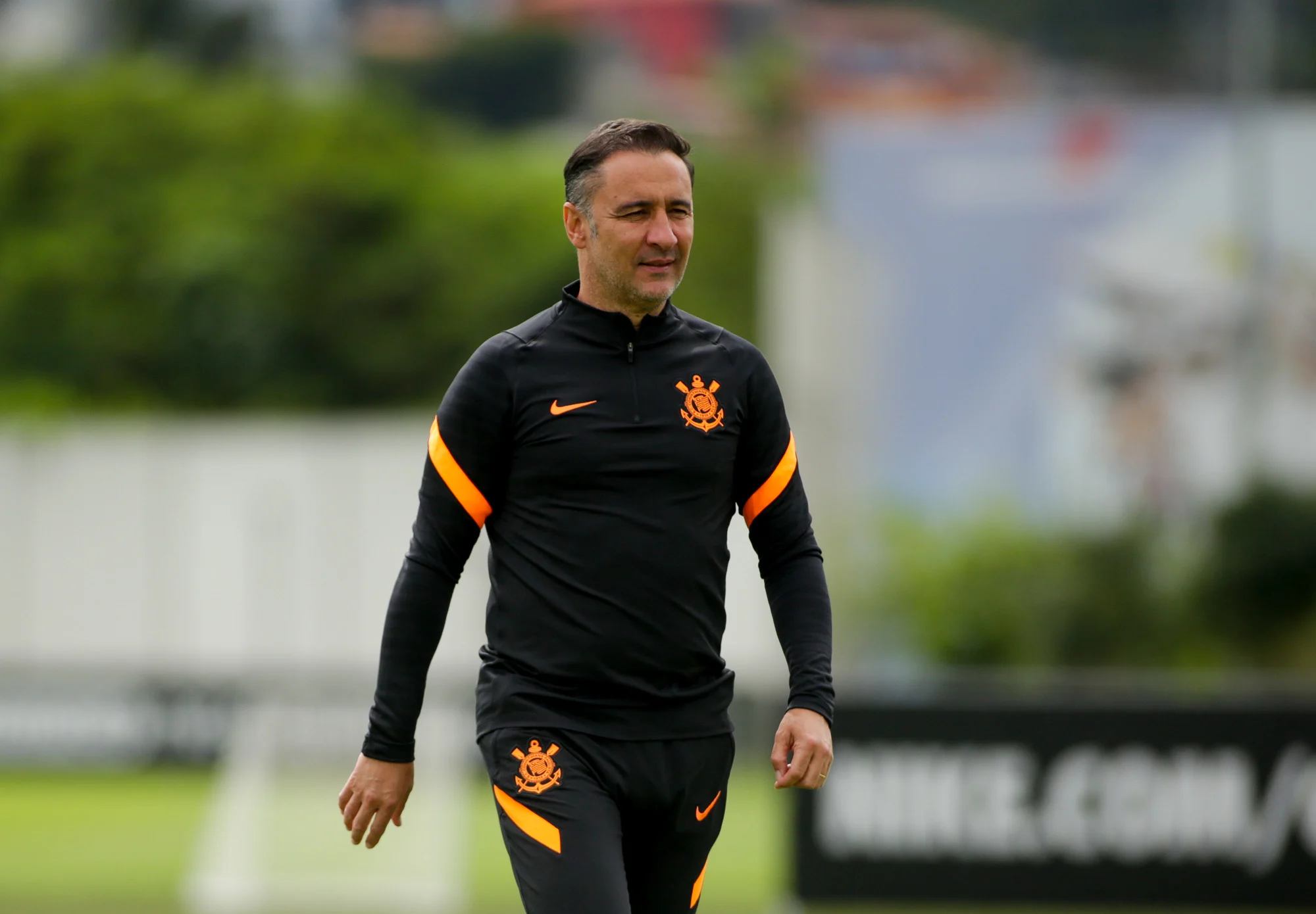 [ENQUETE] Você acredita que Vítor Pereira permanece no cargo se completar 5 jogos sem vencer?