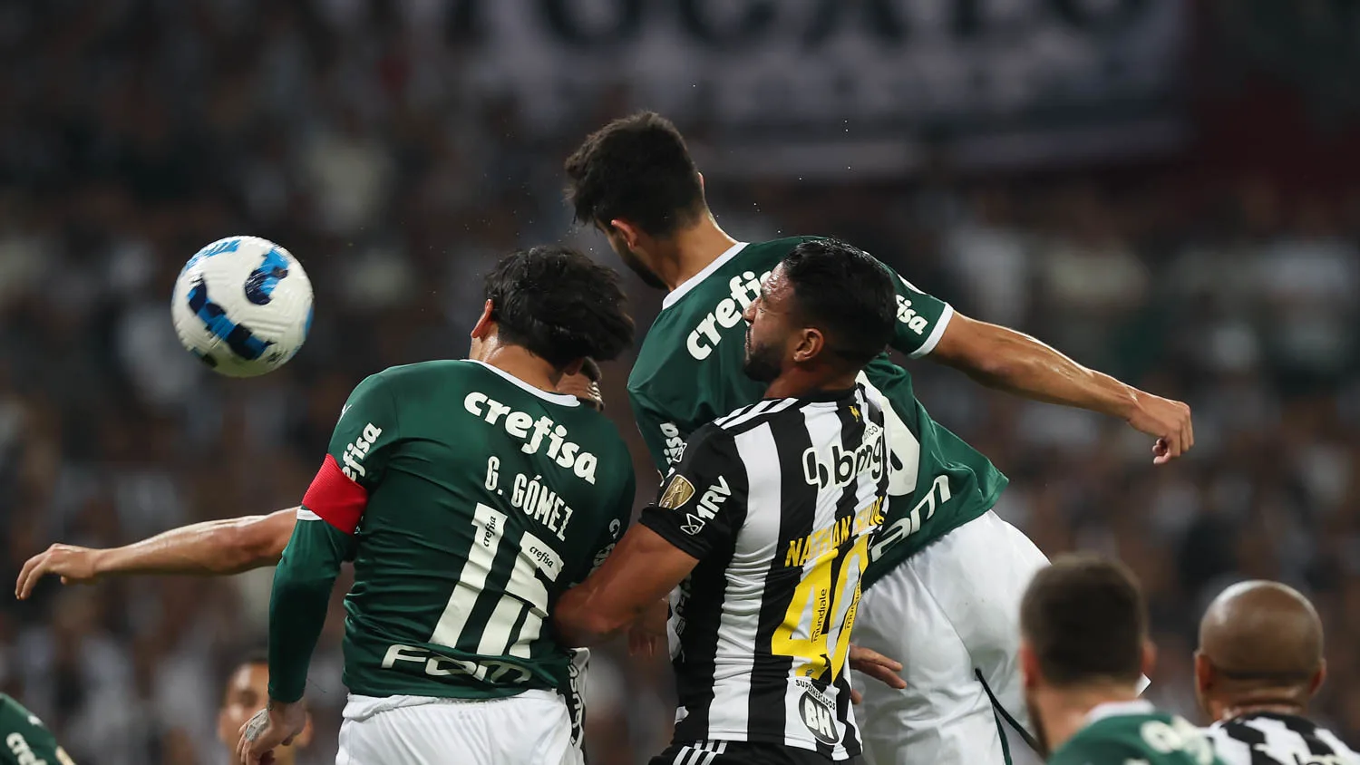 Colunista acredita que o Palmeiras tem jogadas de bola parada melhores do que os gigantes europeus