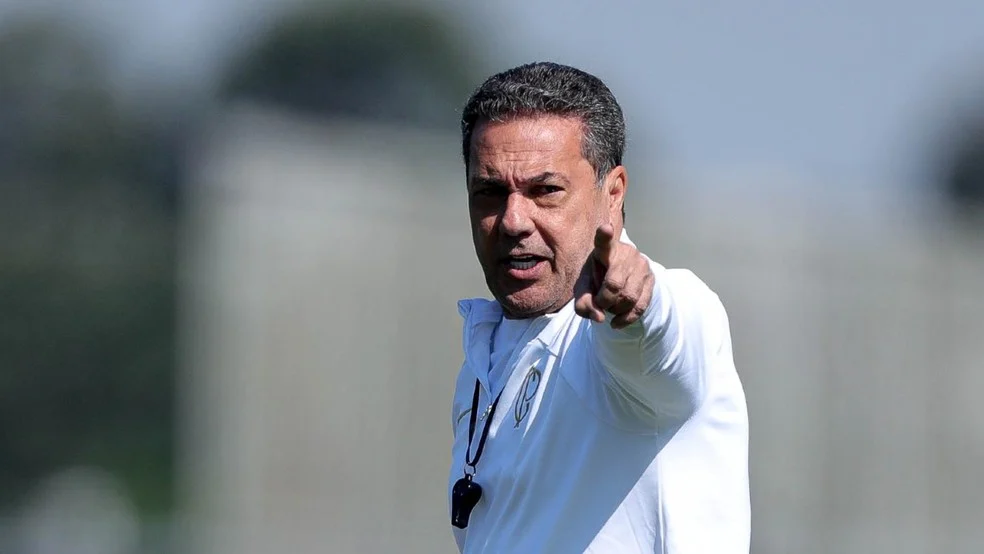 Dedo de Luxemburgo: como as substituições do técnico ajudam o Corinthians a manter série invicta