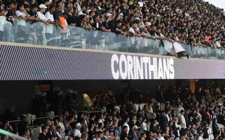 Após problemas na plataforma, Corinthians notifica extrajudicialmente empresa responsável pelo novo Fiel Torcedor