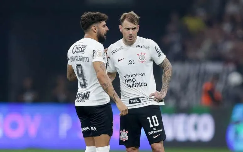Corinthians: Luxemburgo volta atrás e tenta encaixar Yuri Alberto e Róger Guedes no time titular