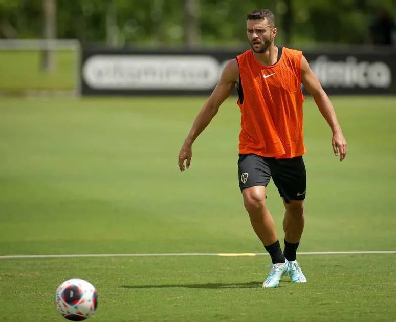 Dirigente do Corinthians dispara contra Júnior Moraes: 