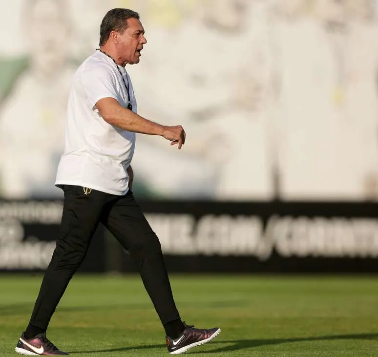 Por reforços a Luxa, Corinthians planeja ser agressivo na próxima janela de transferências