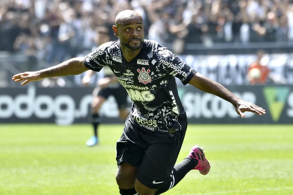 [COMENTE] Para retomar o rumo das vitórias, como o Corinthians deve se comportar contra o Fluminense?