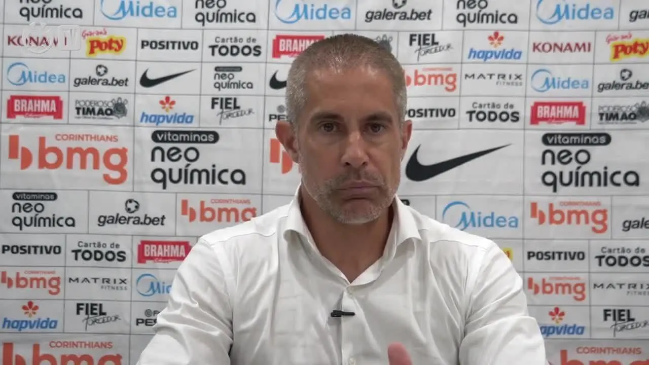 Sylvinho analisa atuação de Jô e promete usar Fagner 