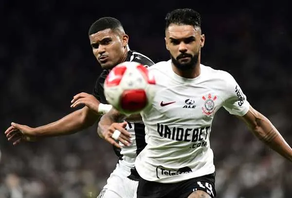 Raniele agradece torcida e admite: Corinthians está devendo após derrota.