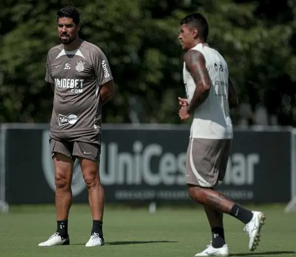 Retorno de António Oliveira motiva Corinthians para amistoso contra Santos.