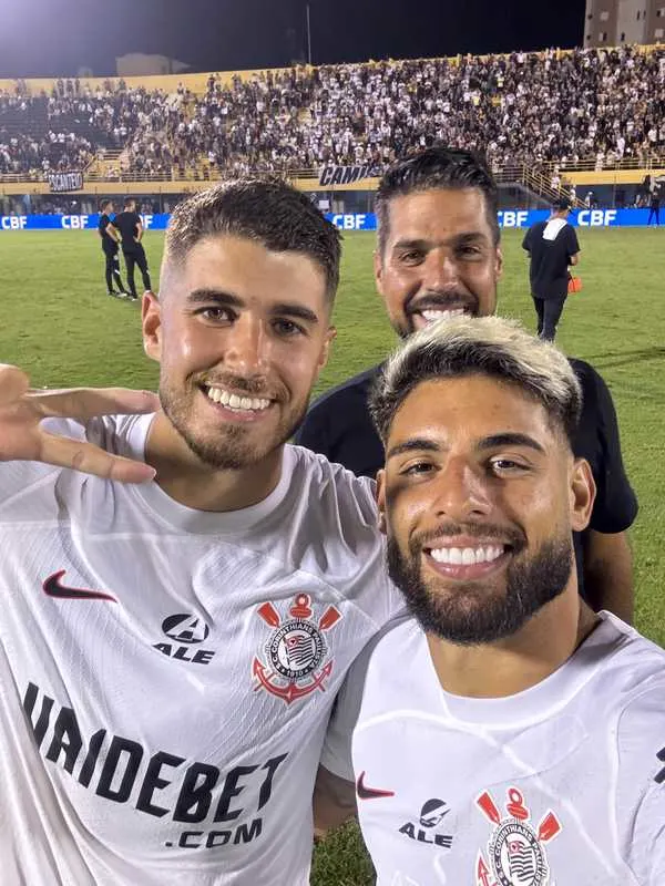 Corinthians marca quatro vezes mais gols sob comando de António Oliveira