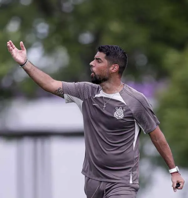 Treino dos Titulares do Corinthians com António Oliveira durante pausa no Paulistão.