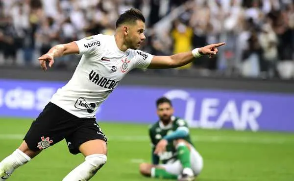 Romero começa 2024 em alta e como referência do Corinthians de Mano