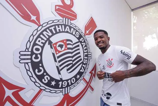 Cacá é registrado no Corinthians, mas estreia pode demorar mais de um mês