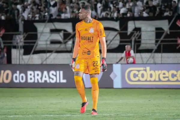 Chance no Corinthians: Carlos Miguel exalta Cássio e se mostra grato.