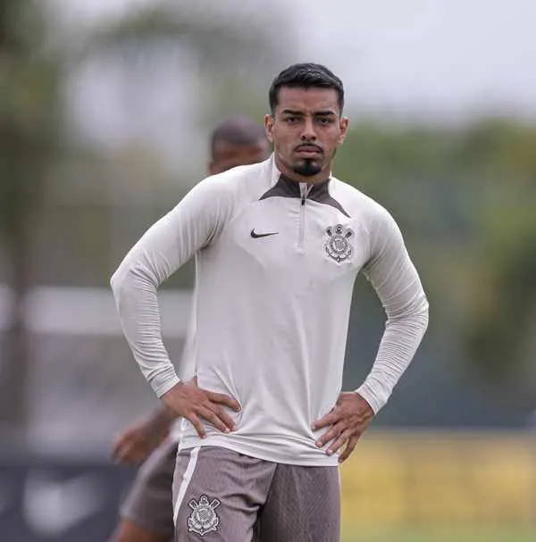 Nova oportunidade para Matheus Bidu: Corinthians inscreve lateral na Copa do Brasil.