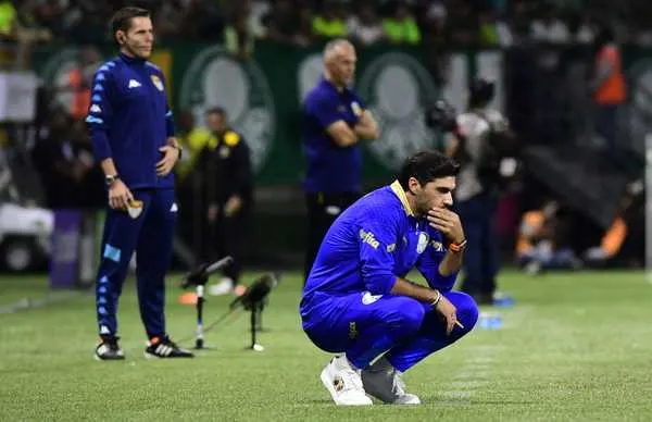 Abel admite desafios, pede apoio e planeja final com Palmeiras