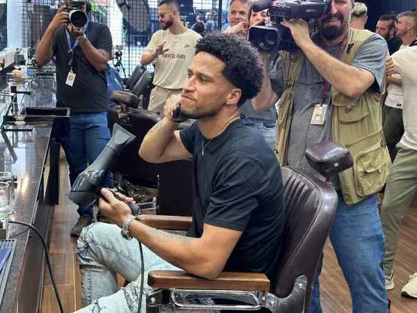 Murilo, do Palmeiras, abre barbearia e se prepara para estreia na Seleção.