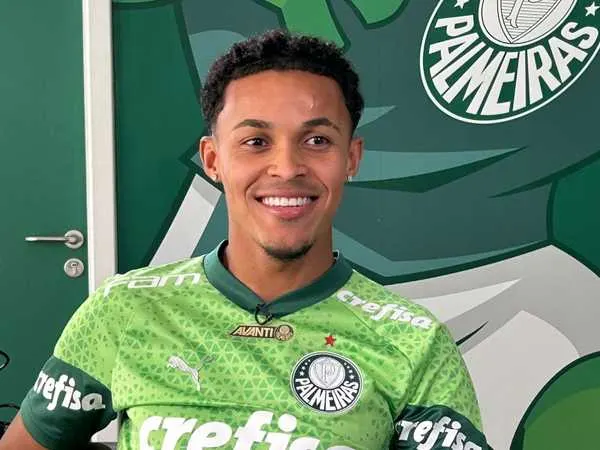 Lázaro revela estratégias para controlar obsessão pelo gol e destaca força do Palmeiras.