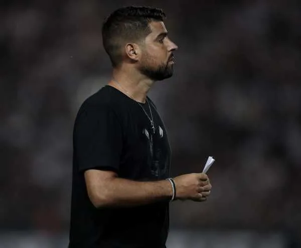 António Oliveira destaca realidade do Corinthians após vitória em amistoso: 