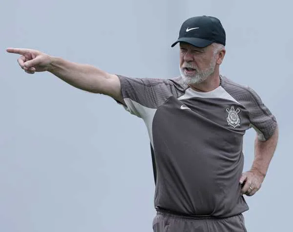 Mano Menezes encerra passagem pelo Corinthians com determinação: 