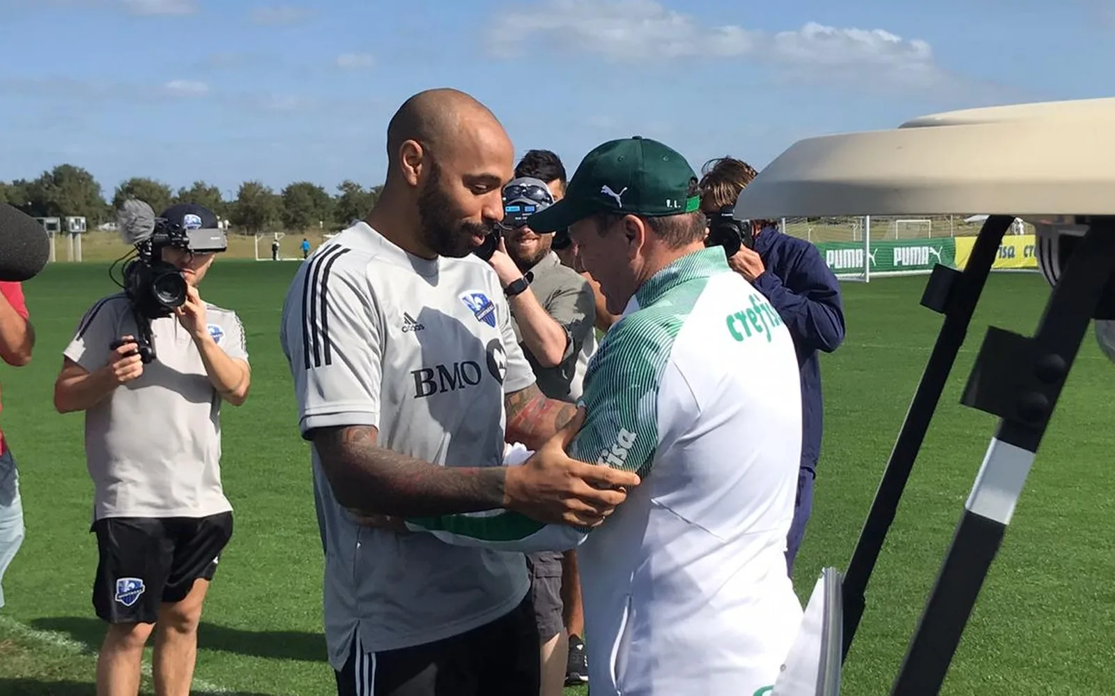 Com Thierry Henry como vizinho, Palmeiras faz último treino em Orlando