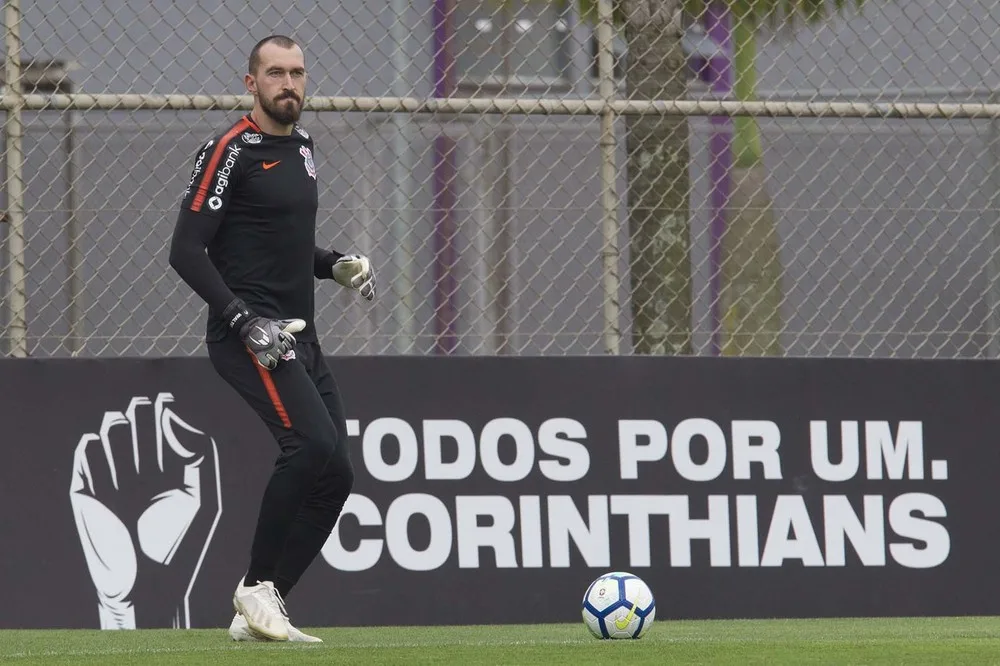 Com Walter, Jair Ventura monta escalação do Timão para último jogo do ano