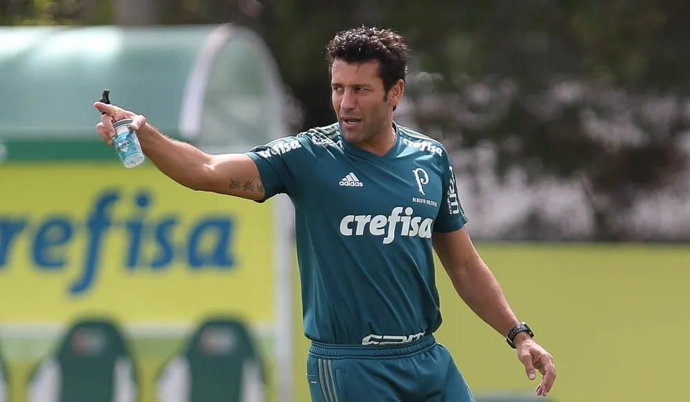 Quem será cortado? Último treino do Palmeiras tem 27 atletas em campo