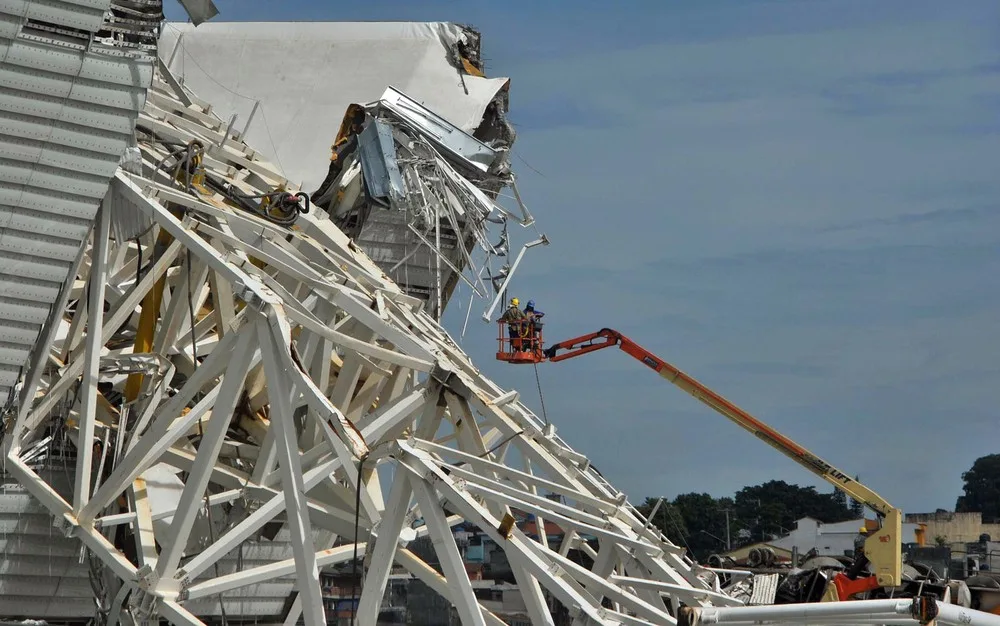 Justiça condena engenheiros por mortes durante construção da Arena Corinthians