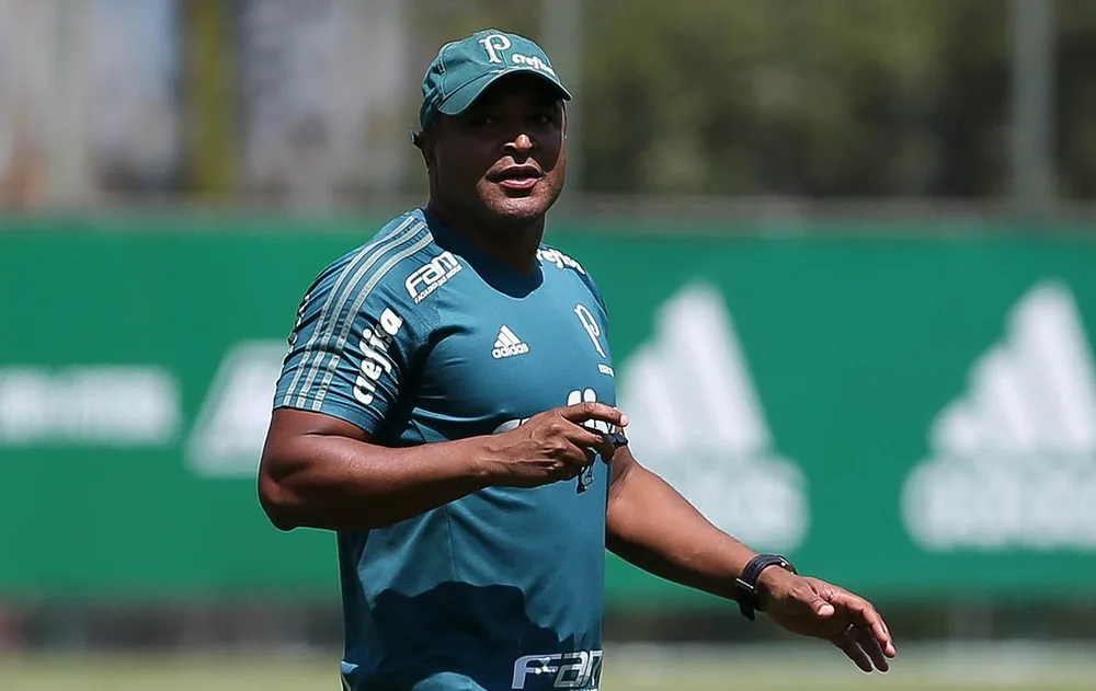 Roger enaltece fase do Palmeiras, mas descarta favoritismo: 'Jogo começa 0 a 0'