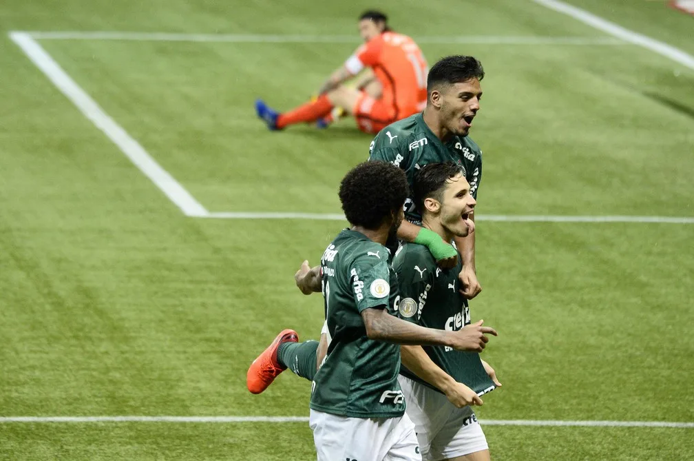 [ANÁLISE] Palmeiras transforma maior rival em presa fácil e descansa antes do apito final