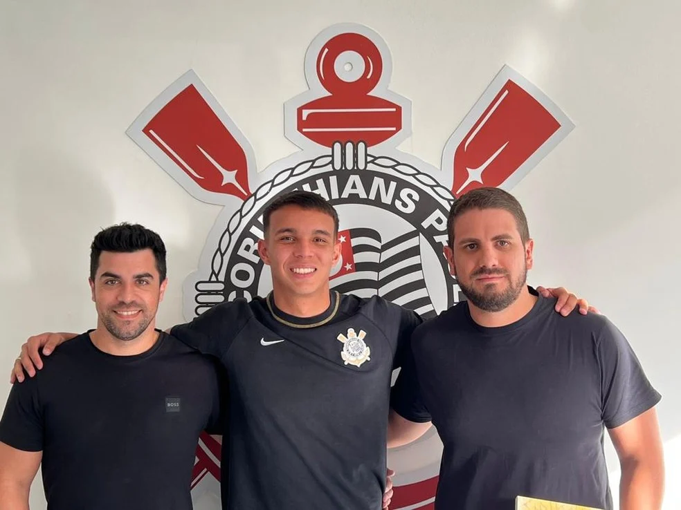 Giovane assina com o Corinthians em definitivo 