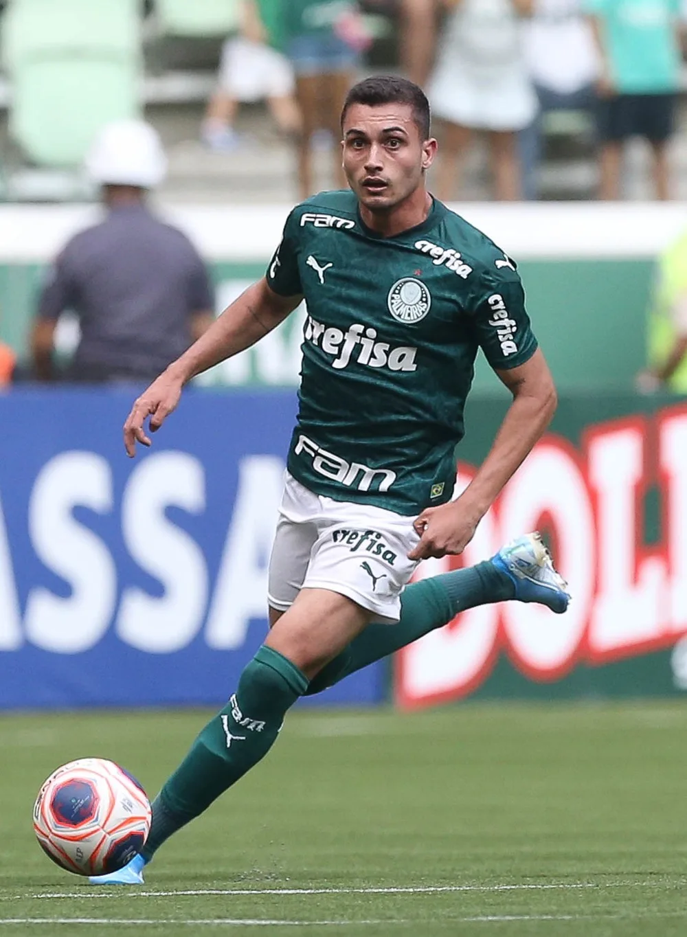 Palmeiras avança em negociação com Vitória por permanência de Luan Silva