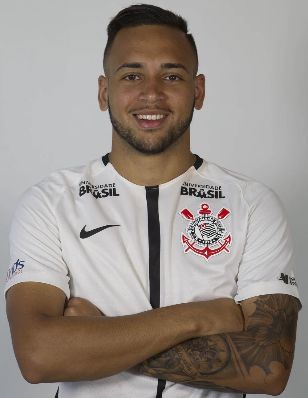 Janela da Ucrânia fecha, mas Maycon ainda pode deixar o Corinthians em 2018