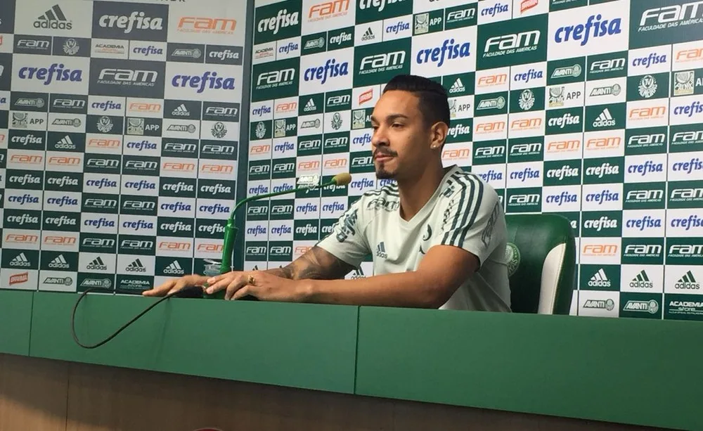 Em coletiva, Antônio Carlos confia em Roger e crê na vitória contra o São Paulo