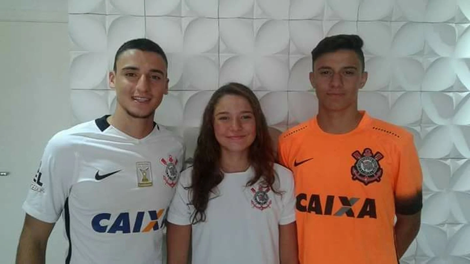 Mantuan realiza primeiro sonho da família em estreia como titular no Corinthians