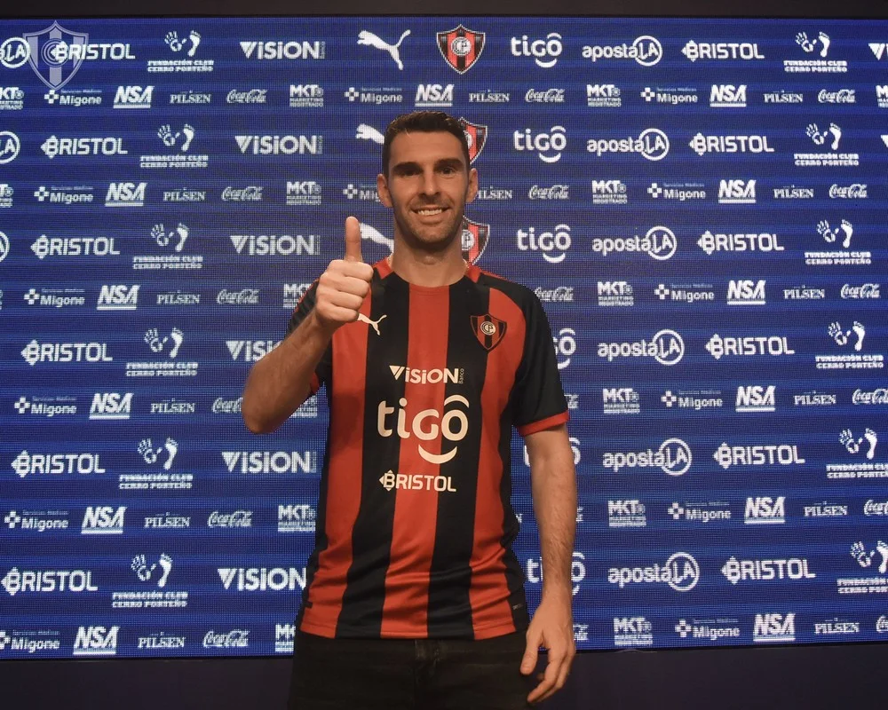 Cerro Porteño anuncia atacante argentino Mauro Boselli, ex-Corinthians