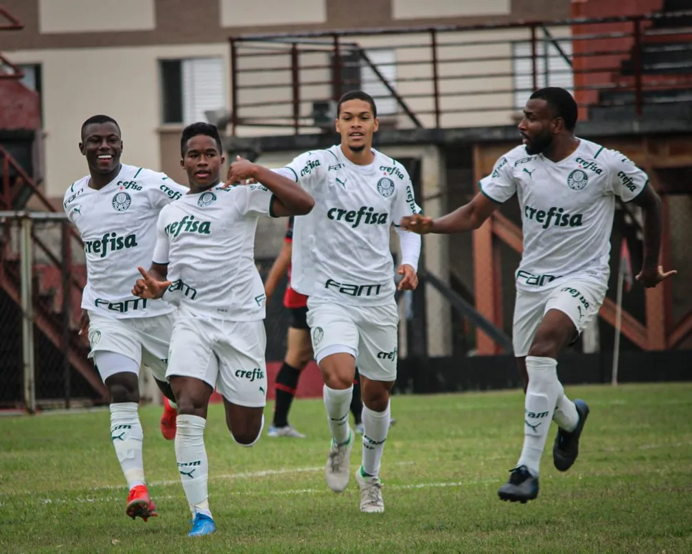 Endrick se destaca com gol e assistência, e Palmeiras goleia no Paulistão Sub-20